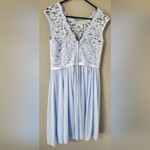 David's Bridal Size 8 Light Blue Bridesmaid Dress - Picture 3 of 6